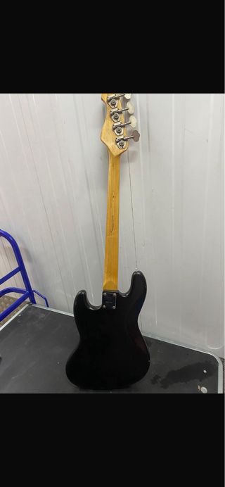 Bajo Eléctrico Shiro