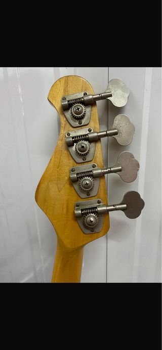 Bajo Eléctrico Shiro