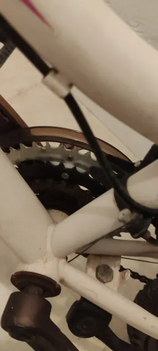 Bicicleta niña blanca y rosa