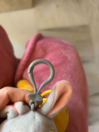 Lote Peluches Disney y Hormiga. 4 peluches Disney