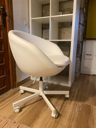 Silla ikea SKRUVSTA de oficina blanca como nueva.