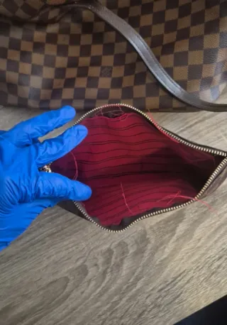 Bolso Louis Vuitton Damier Ebene con neceser