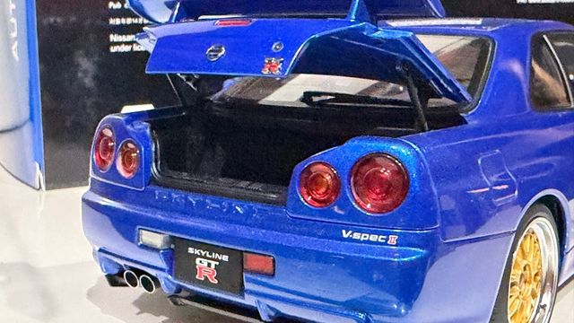 Autoart Nissan Skyline GT-R R34 V-spec II 1:18