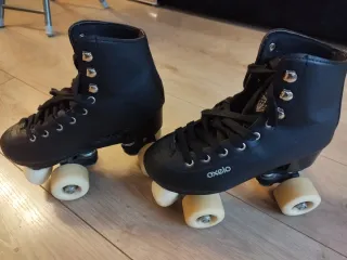 Patines 4 Ruedas Decathlon Negros, número 35