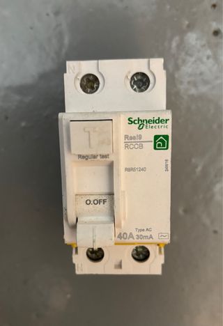 LOTE Interruptores Magnetotérmicos Schneider