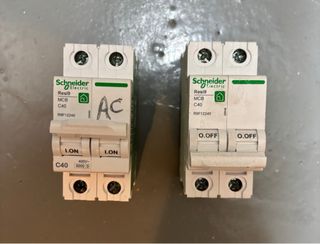 LOTE Interruptores Magnetotérmicos Schneider