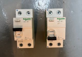 LOTE Interruptores Magnetotérmicos Schneider