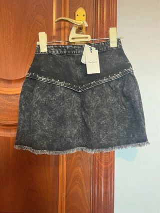 Falda vaquera Pepe Jeans negra tachuelas
