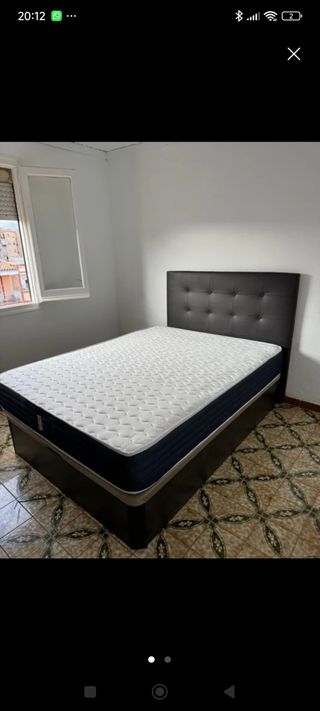 Colchón y canapé madera