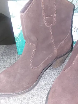 Botas de piel vuelta marrones