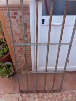 Reja de metal para exterior