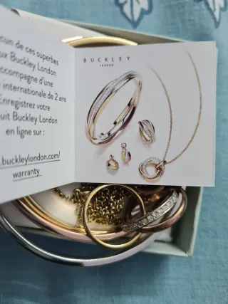 Set Joyas Buckley London bracelet trio y Cadena