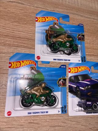 Pack 3 Hot Wheels: 1966 Triumph Tiger 100 y Buick