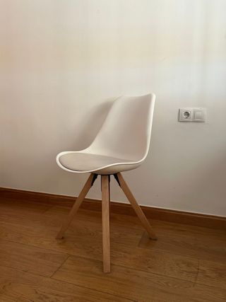 Escritorio Ikea MALM y Silla Jysk