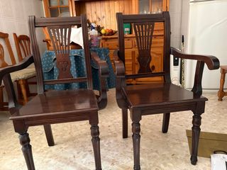 Sillas de comedor de madera oscura