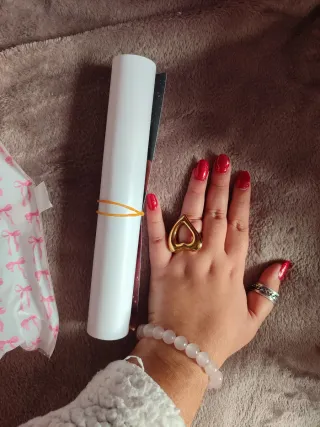 Póster Caraval Scarlett y Donatella