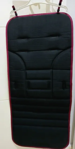 Colchoneta silla paseo color berenjena