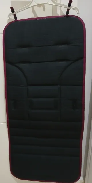 Colchoneta silla paseo color berenjena