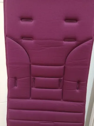 Colchoneta silla paseo color berenjena