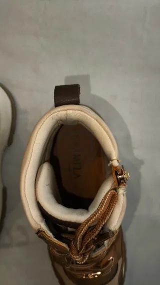 Botines deportivos Carmela piel marrón y beige T40