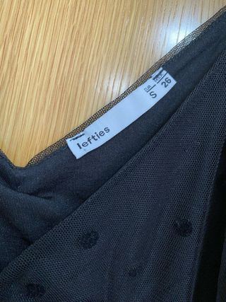 Vestido negro con lunares