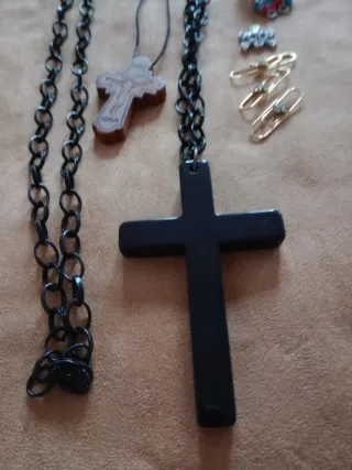 Lote bisutería cruces y pendientes