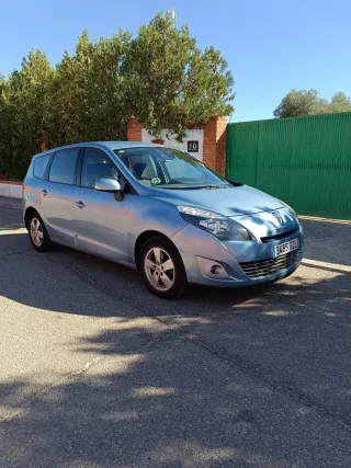 Renault Grand Scenic 2010