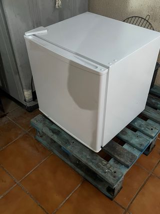 Refrigerador blanco pequeño