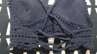 Top crochet azul hecho a mano