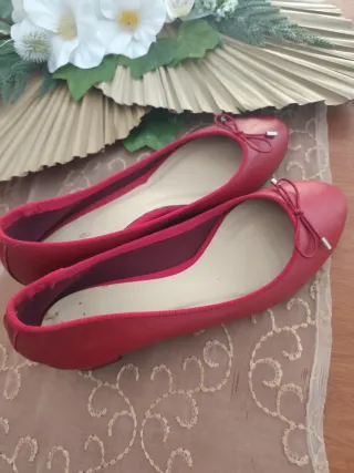 Manoletinas de piel rojas con lazo