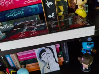 Una corona de sombras