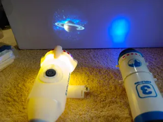 Cohete proyector Explorer 2 en 1