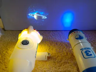 Cohete proyector Explorer 2 en 1