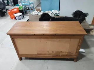 Cómoda de madera marrón