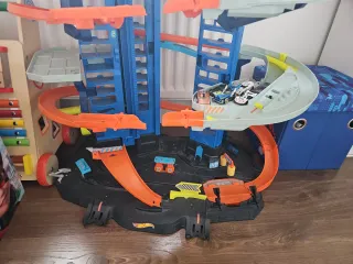 Hot Wheels Ultimate Garage