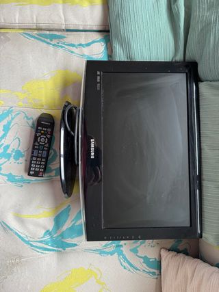 Televisor Samsung Negro con Mando