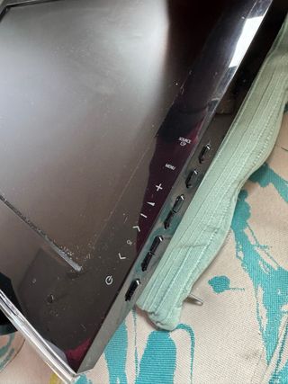 Televisor Samsung Negro con Mando