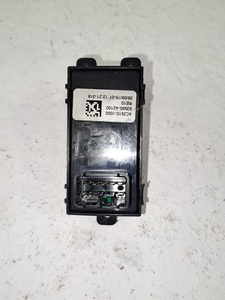 MANDO ELEVALUNAS DELANTERO DERECHO KIA CEED