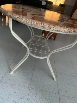 Mesa ovalada de mármol grande