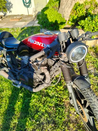 Honda CB 450 Cafe Racer Modificada