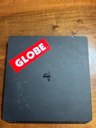 PS4 Slim 1TB + Mando y Juegos