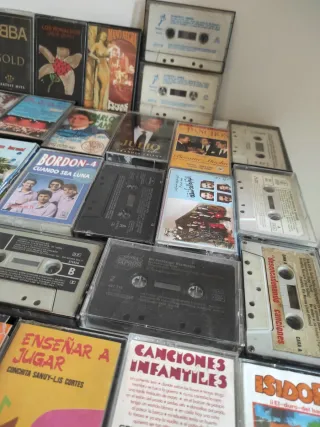 Lote 30 Cintas Música Variada