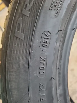 Vendo 2 Neumáticos en perfecto estado]