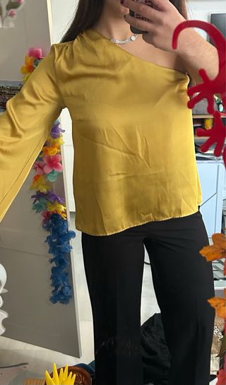 Blusa una manga como nueva