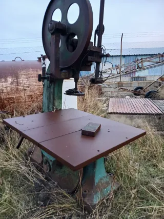 Sierra de cinta para leña