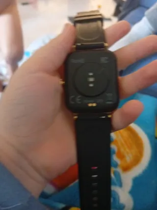 Reloj Inteligente Negro y Dorado