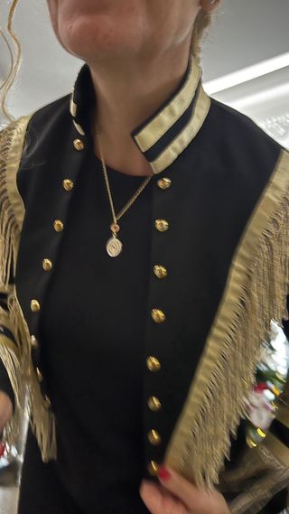 ULTIMO DIA VENTA 6/ENERO! Chaqueta militar dorada