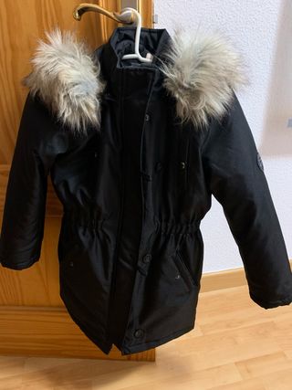 Abrigo niña con capucha de pelo