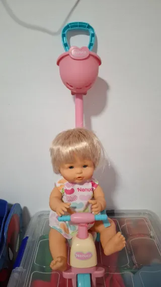 Nenuco carrito con muñeca