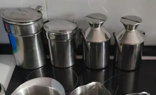 Aceiteras metálicas plateadas